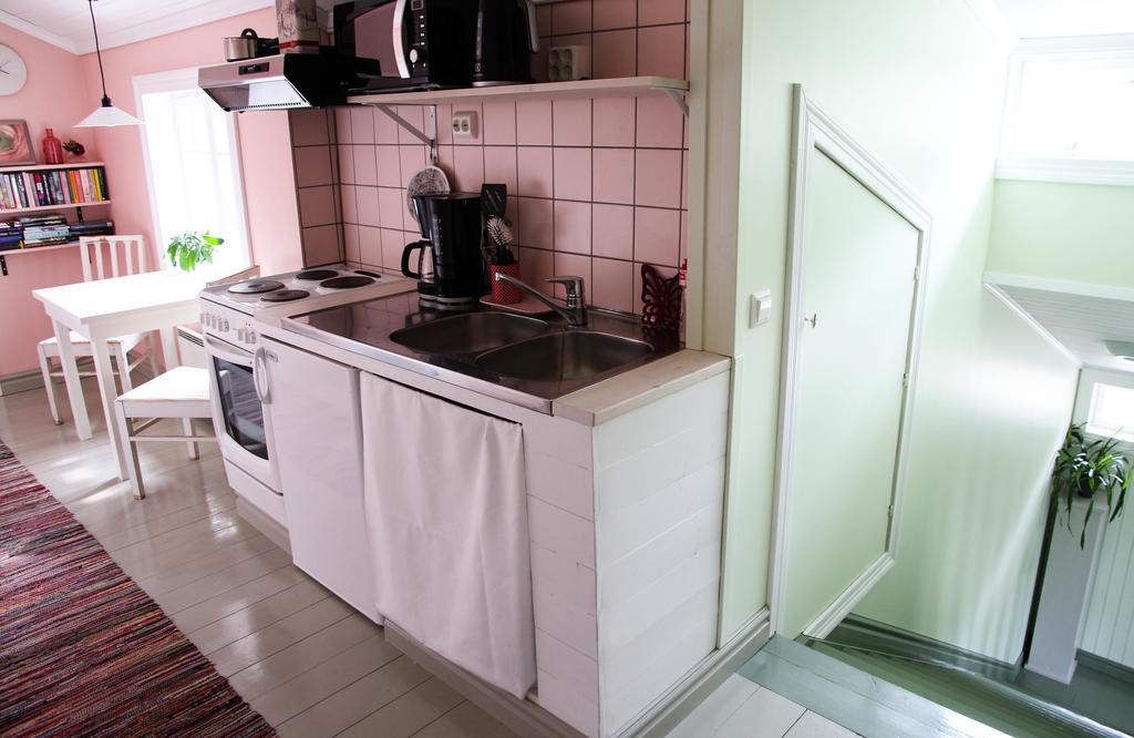 Bed and Breakfast Brobacka Gasthem Jomala Экстерьер фото